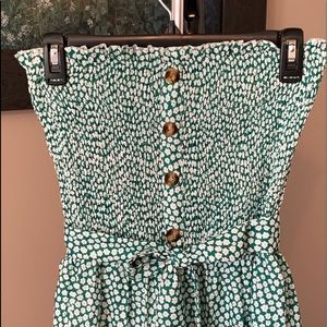 Green and white jumpsuit sz large
